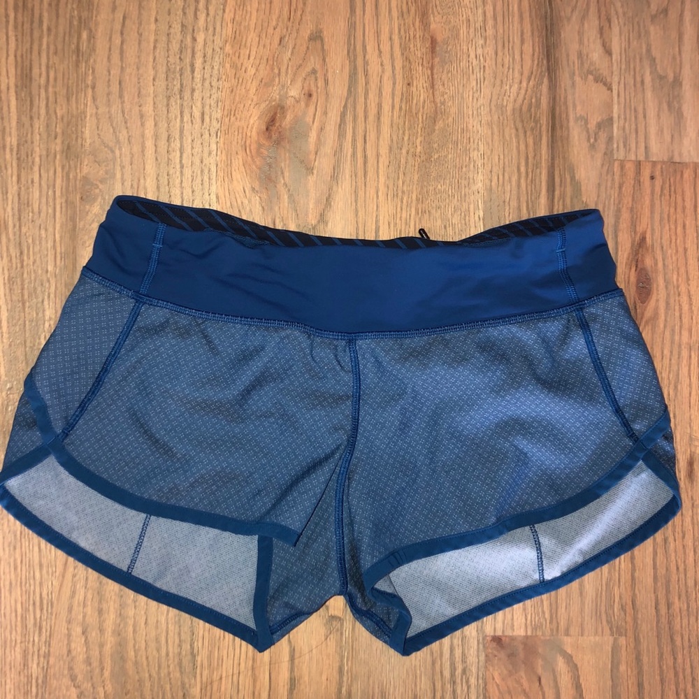 Size 6 lululemon shorts